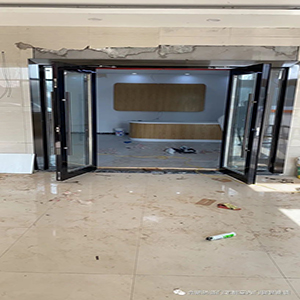 防火玻璃門安裝工地.jpg